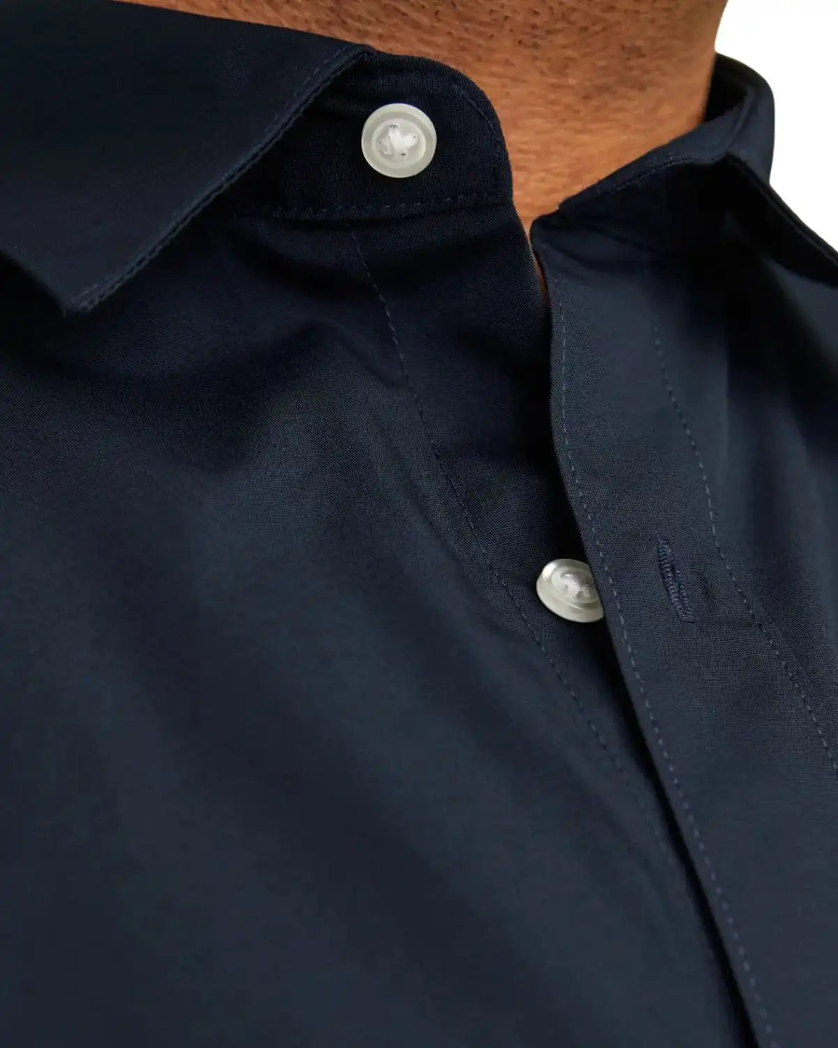 Velká hladká pánská košile s dlouhým rukávem Jack &amp; Jones 12200623 tmavě modrá