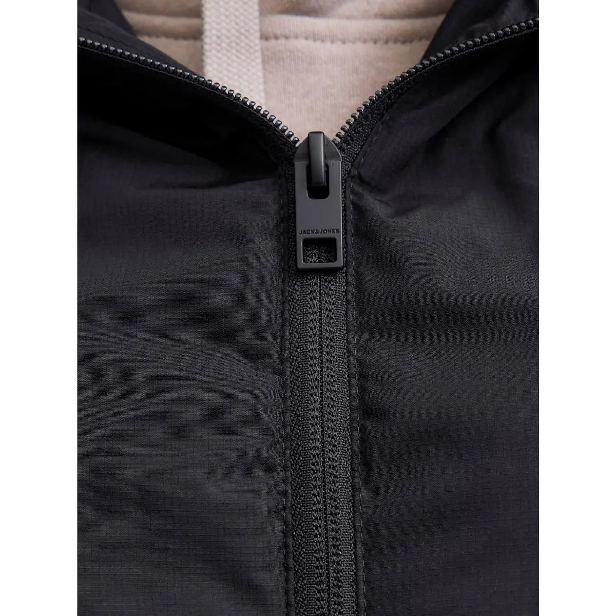 Velká pánská prošívaná vesta s límcem Jack &amp; Jones 12279427 černá