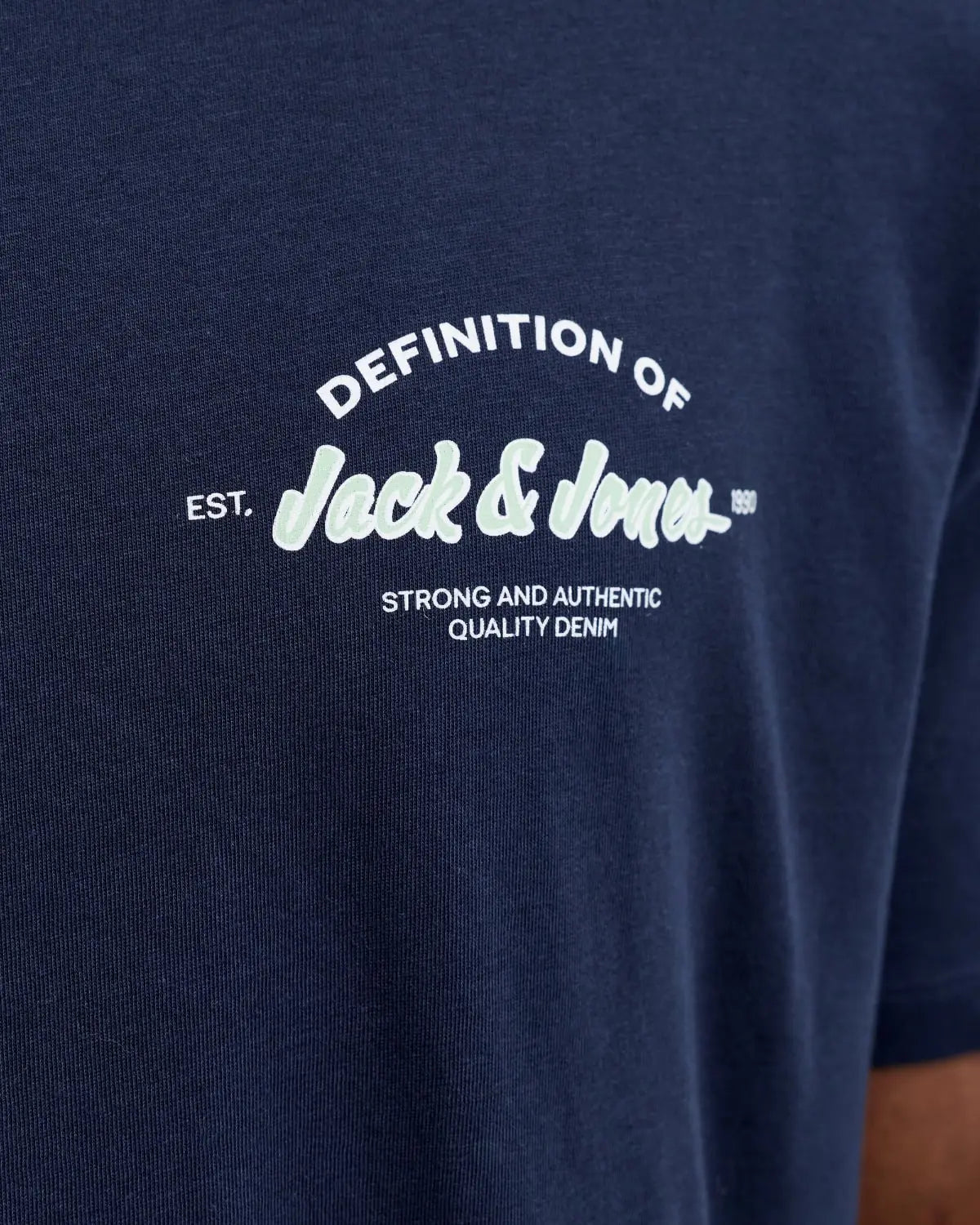 Duża męska koszulka krótki rękaw t-shirt z subtelnym napisem Jack &amp; Jones 12289681 granatowy