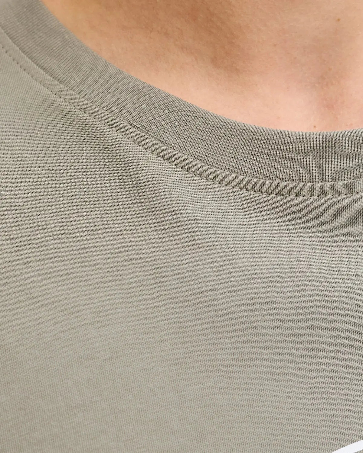 Velké pánské tričko se stylovým potiskem Jack &amp; Jones 12295986 khaki