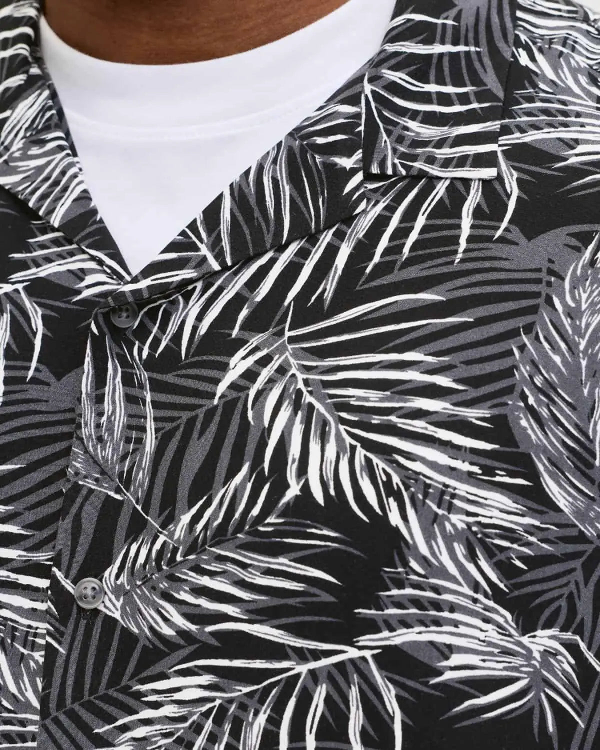 Velká pánská vzorovaná košile s krátkým rukávem Jack &amp; Jones 12294290 černá