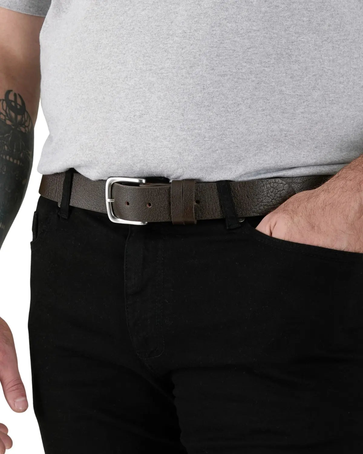 Široký pánský pásek se stříbrnou přezkou 3,7 cm Liam Duke D555 hnědý