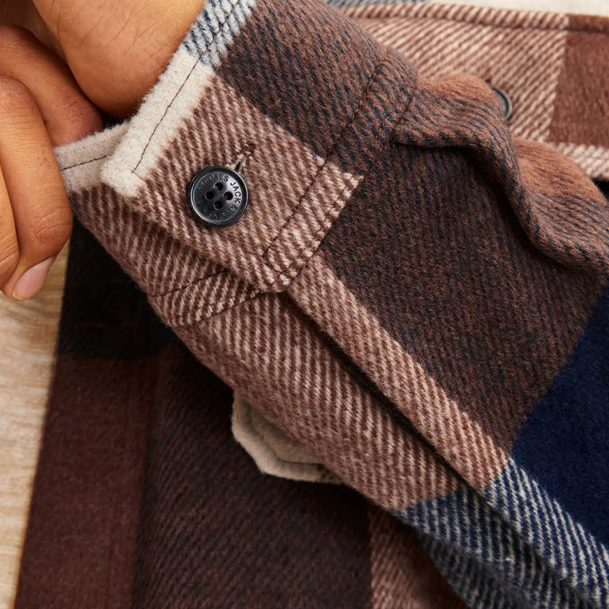 Velká pánská flanelová košile s dlouhým rukávem v kostce Jack &amp; Jones 12263999 tmavě modro-hnědá