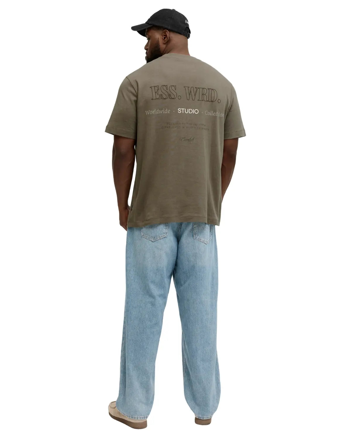 Velké pánské tričko s krátkým rukávem s výrazným potiskem na zádech Jack &amp; Jones 12279891 světle hnědé